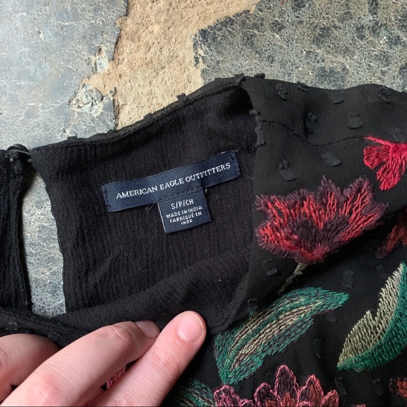 American Eagle- babydoll embroidered top - Picture 3 of 7